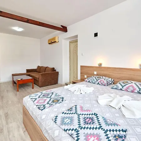Koral Hotel 2*