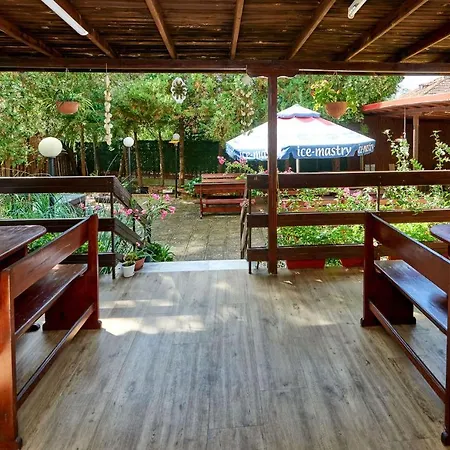 Koral Hotel 2*