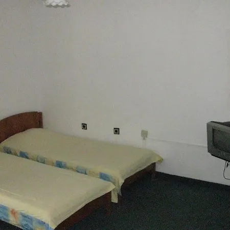 Koral Hotel 2*
